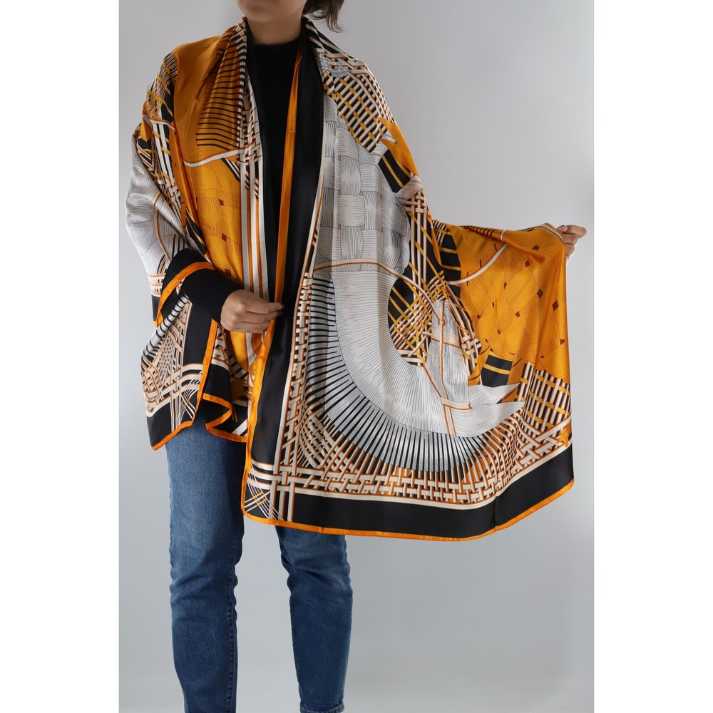 Patterned scarf
